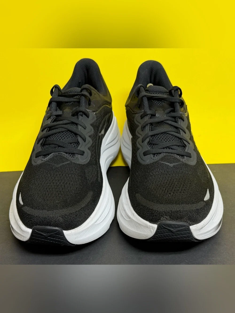 Hoka One One Bondi 9 Men's Size 13D Black/Vermillion Running Shoes BARELY WORN